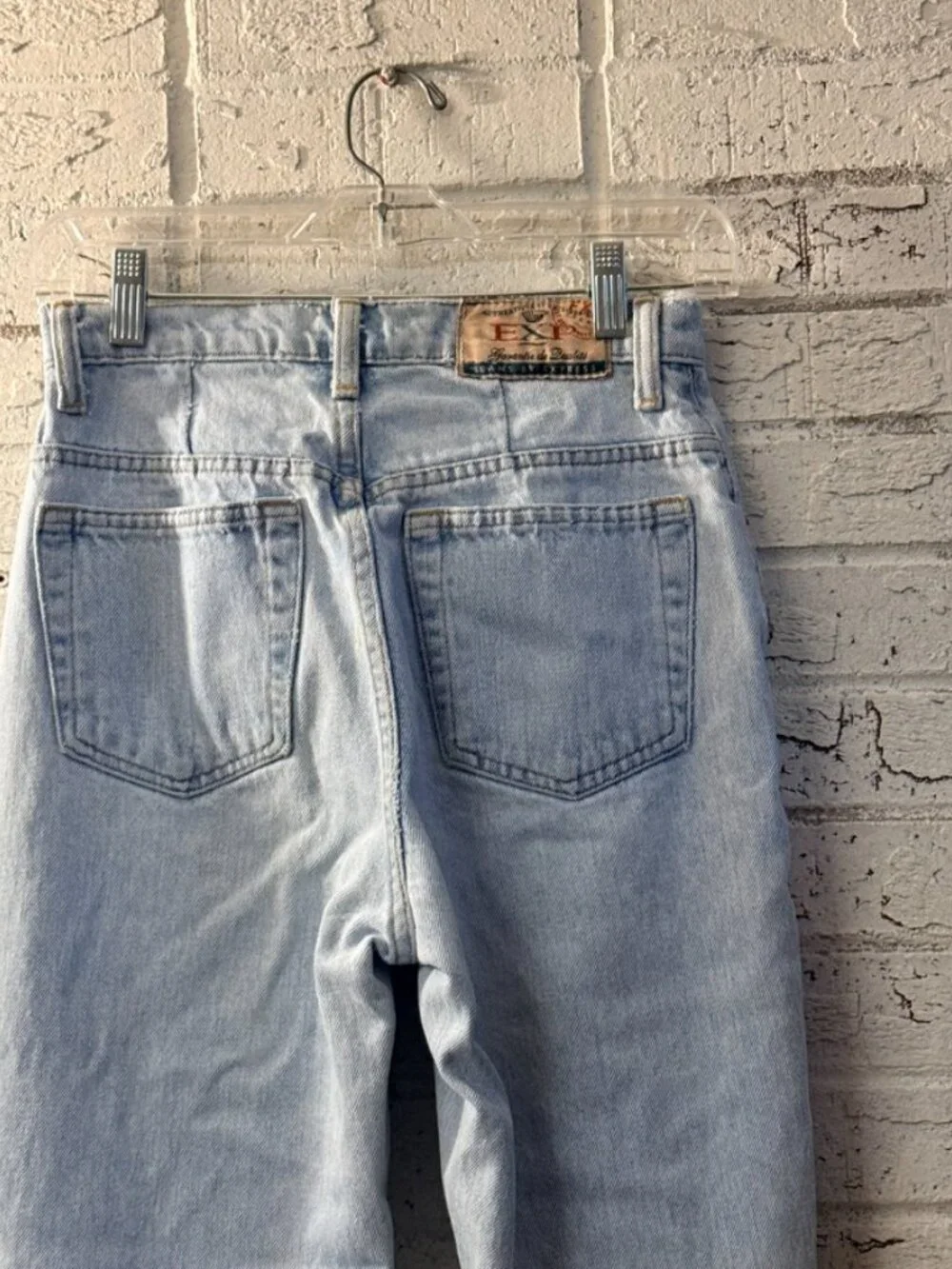 EXP by Express Vintage 90s High Rise Button Fly Mom Jeans Light Wash Women's 5/6